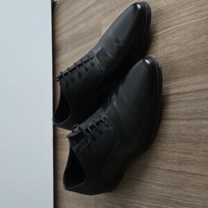Black formal shoes